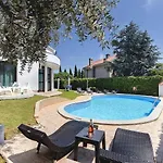 Villa In With Private Pool *
