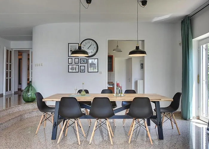 빌라 In With Private Pool 메덜린