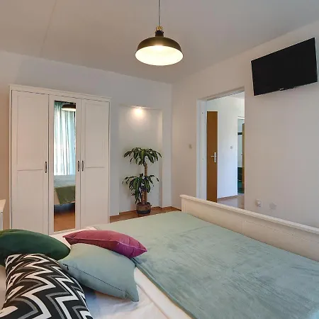In With Private Pool And Sauna *