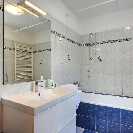 In With Private Pool And Sauna