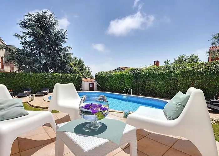 In With Private Pool Medolino